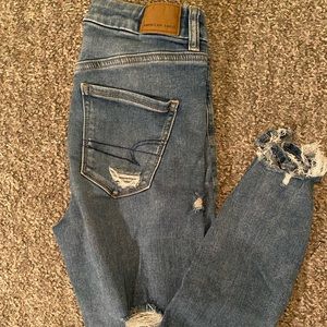 Size 4 american eagle ripped skinny jeans